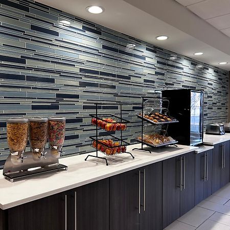 La Quinta Inn By Wyndham Columbia Se Fort Jackson Exterior foto