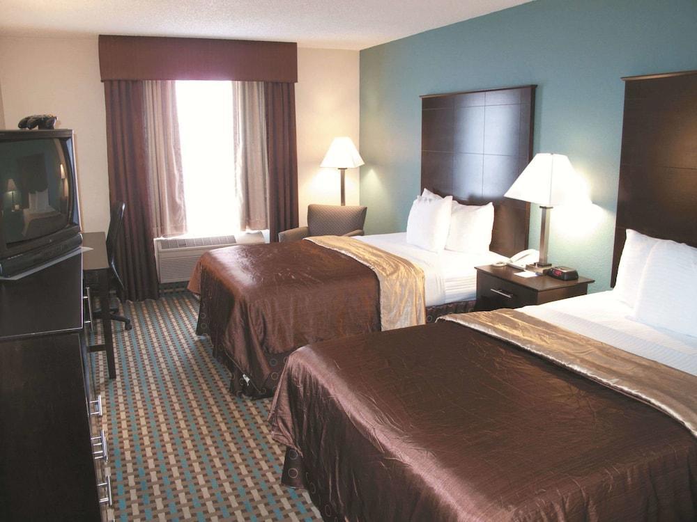 La Quinta Inn By Wyndham Columbia Se Fort Jackson Exterior foto