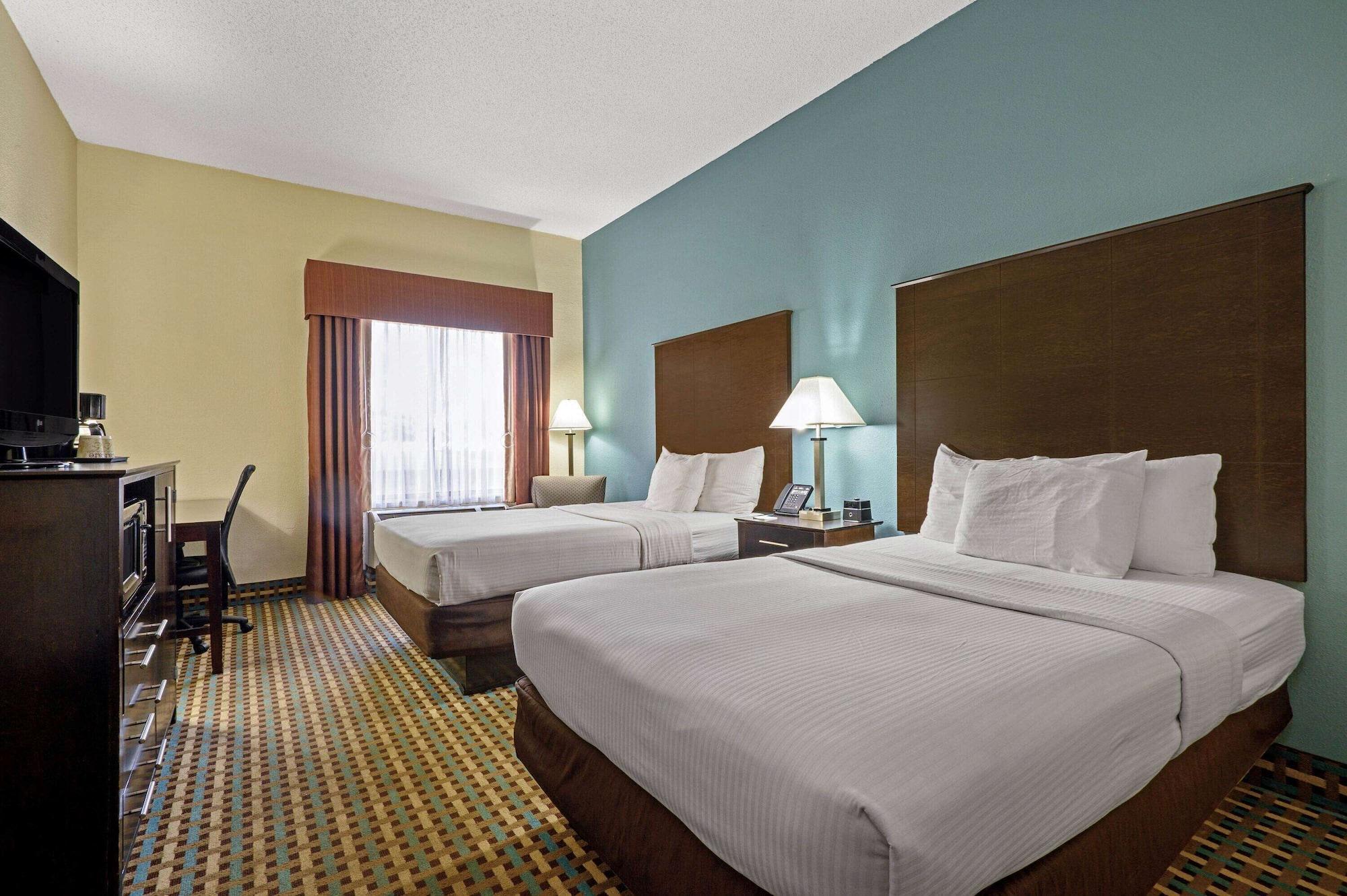 La Quinta Inn By Wyndham Columbia Se Fort Jackson Exterior foto