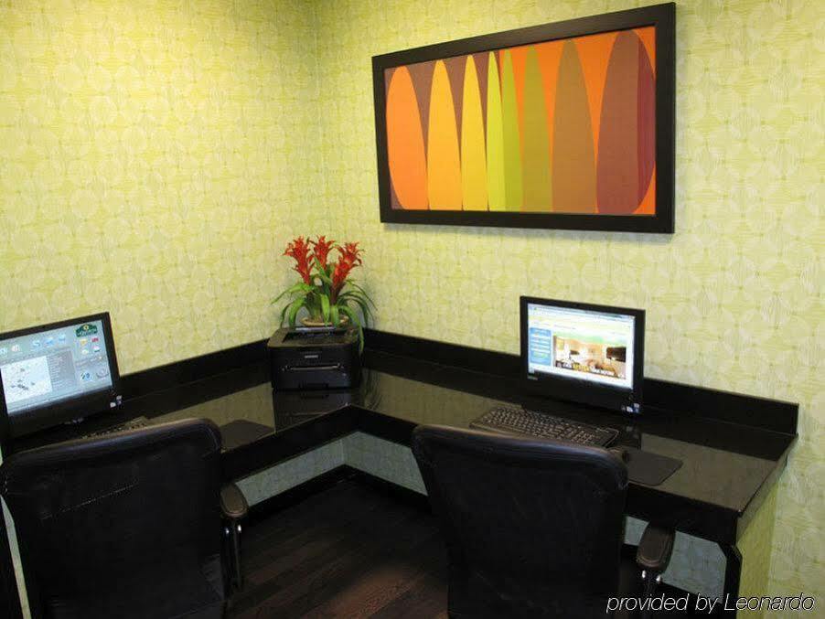 La Quinta Inn By Wyndham Columbia Se Fort Jackson Exterior foto