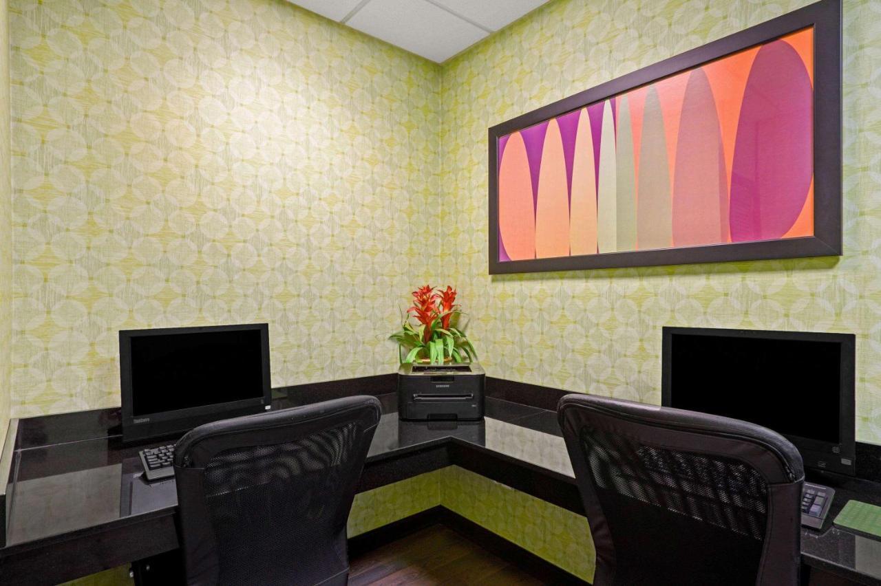 La Quinta Inn By Wyndham Columbia Se Fort Jackson Exterior foto